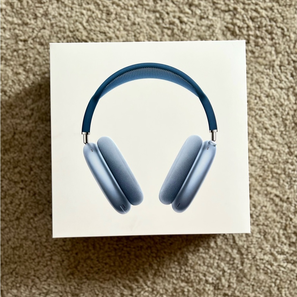 Apple AirPods Max Wireless Over-Ear Headset - Sky Blue